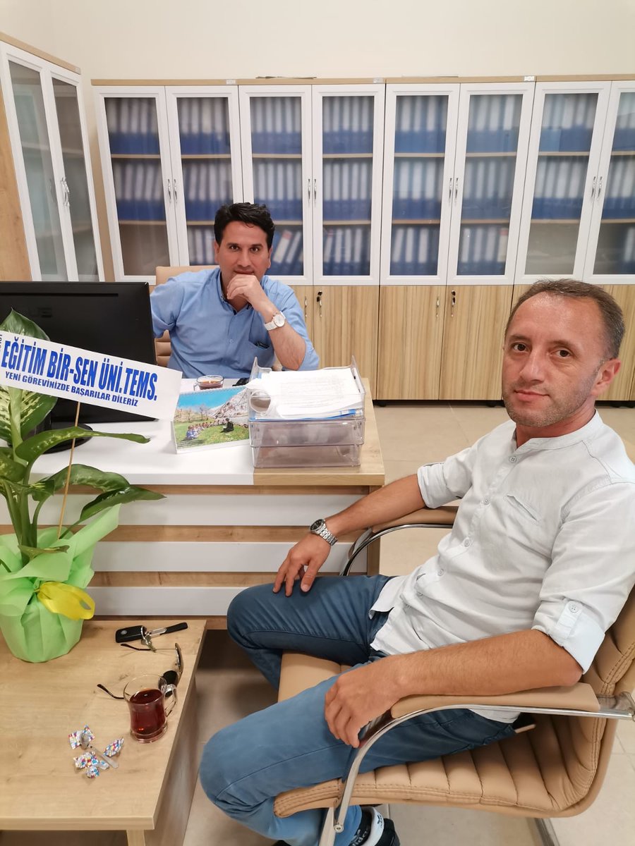 Üniversitemiz Öğrenci İşleri Daire Başkanlığı bünyesine Bilgisayar İşletmeni olarak atanan üyemiz Metin ÇAPA'yı makamında ziyaret ederek yeni görevinde arkadaşımıza başarılar dileriz.