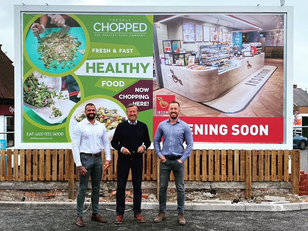 ChoppedUK's tweet photo. We're thrilled to announce that our 2nd store in the UK will be opening in #Leicester later this summer! Chopped no2 arrives at HGS The Stage Wigston with these lovely folks behind the mezzaluna knives! #Chopped https://t.co/mRRo4Lh0mg