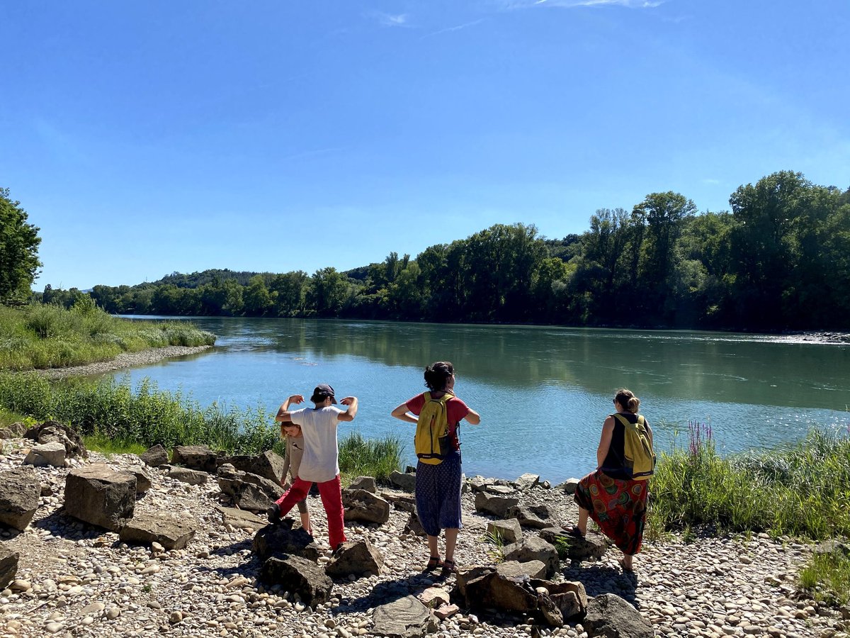 RenardSavant's tweet photo. 🎭🌳 Nature en Scène, du samedi 4 juillet est une réussite ! 😁
La météo, le public, les animations étaient au rendez-vous 🌿☀️
Découverte du #rhône et des lônes, ainsi qu'une nature préservée et protégée par le #SMIRIL proche de #Lyon.
#insolite #environnement #actu https://t.co/p5taBUVT30