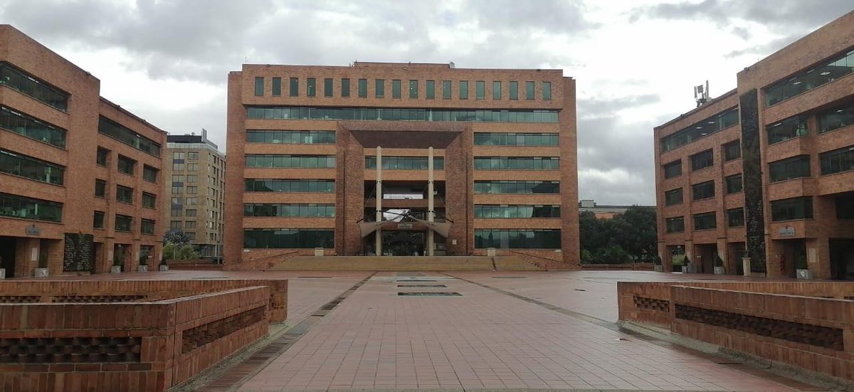 HaciendaCundi's tweet photo. #Atención la calificadora de riesgos BRC Standard &amp; Poor’s otorga calificación AAA a #Cundinamarca. La Secretaría de Hacienda a pesar de la difícil situación a causa del covid en el país nuevamente logra calificación triple AAA, esto demuestra el buen manejo de sus finanzas. https://t.co/gBMlAEZzPR