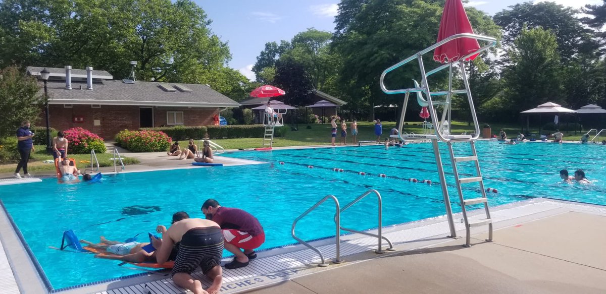 AquaticCPRNY's tweet photo. Getting ready for the season! Join us for the SAFEST lifeguarding class 🥳 

#lifeguard #pool #swimming #summer #twitter #retweet #post #goals #hot #sun https://t.co/hqTfrcBele