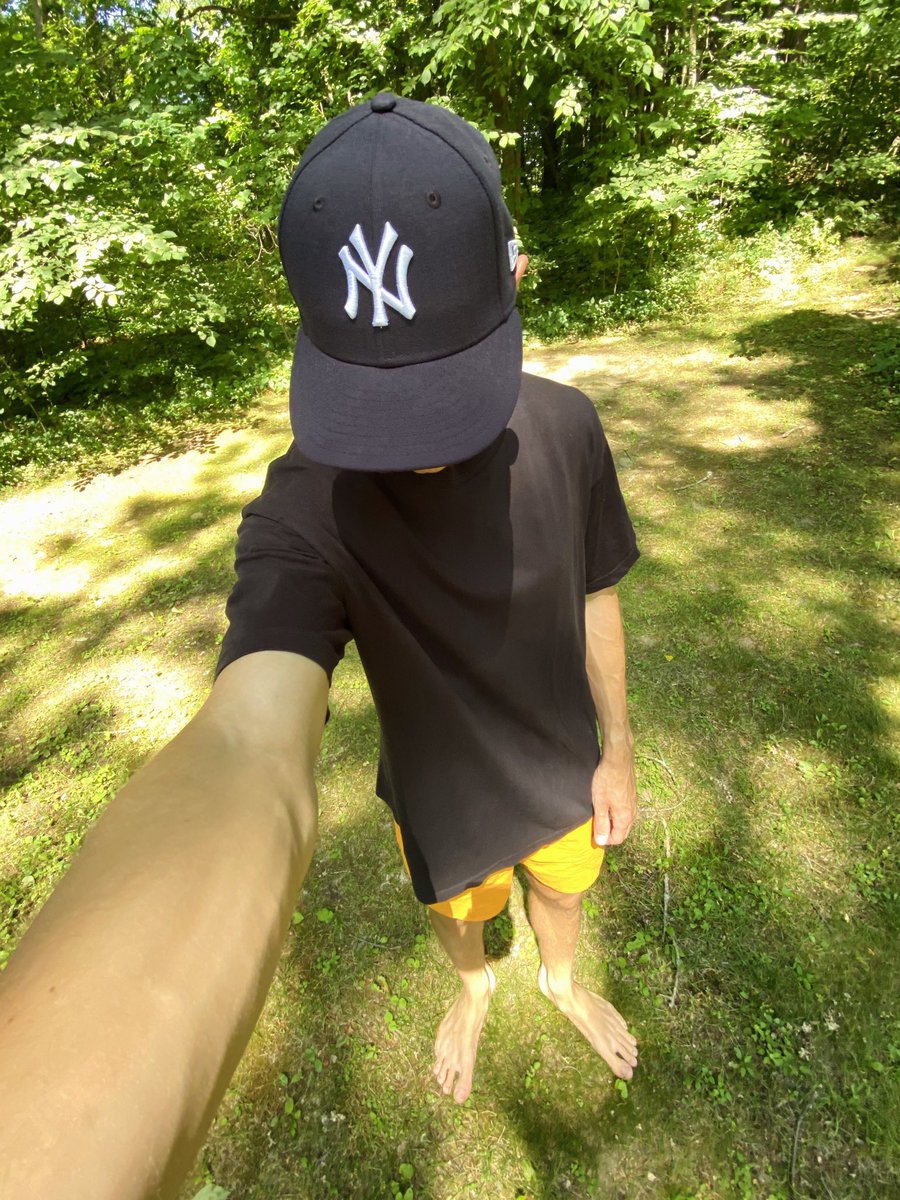 stephenvarady's tweet photo. It’s my 10 year anniversary in NYC so I bought this Yankees hat and you can’t tell me shit about it https://t.co/3IXJenVYMA