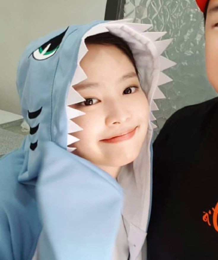 วันนี้มีปาตี้ชุดนอนกับพี่โคเลตแหละ ของพี่สีฟ้าของเค้าสีเขียว คิกๆคู่กันน่ารักมากจัง🦕