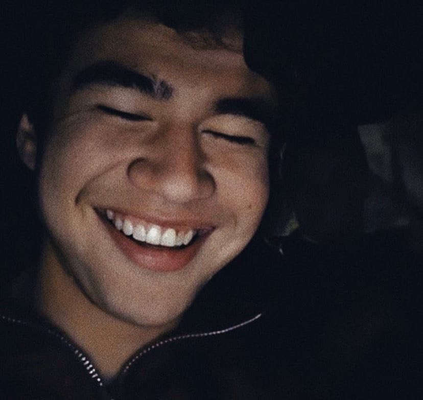 Calum Hood smiley 