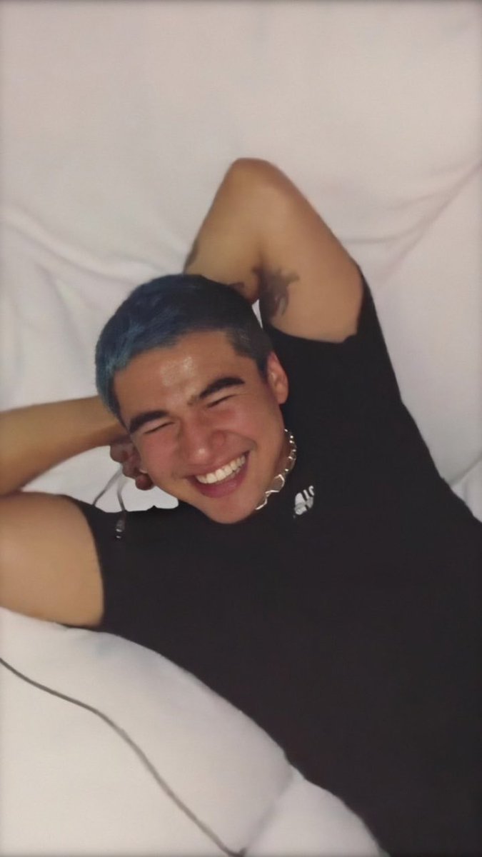 Calum Hood smiley 