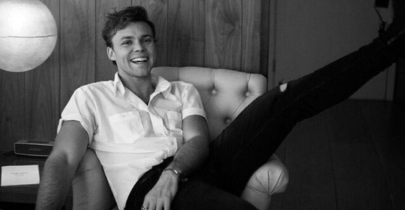 Ashton Irwin smiley 