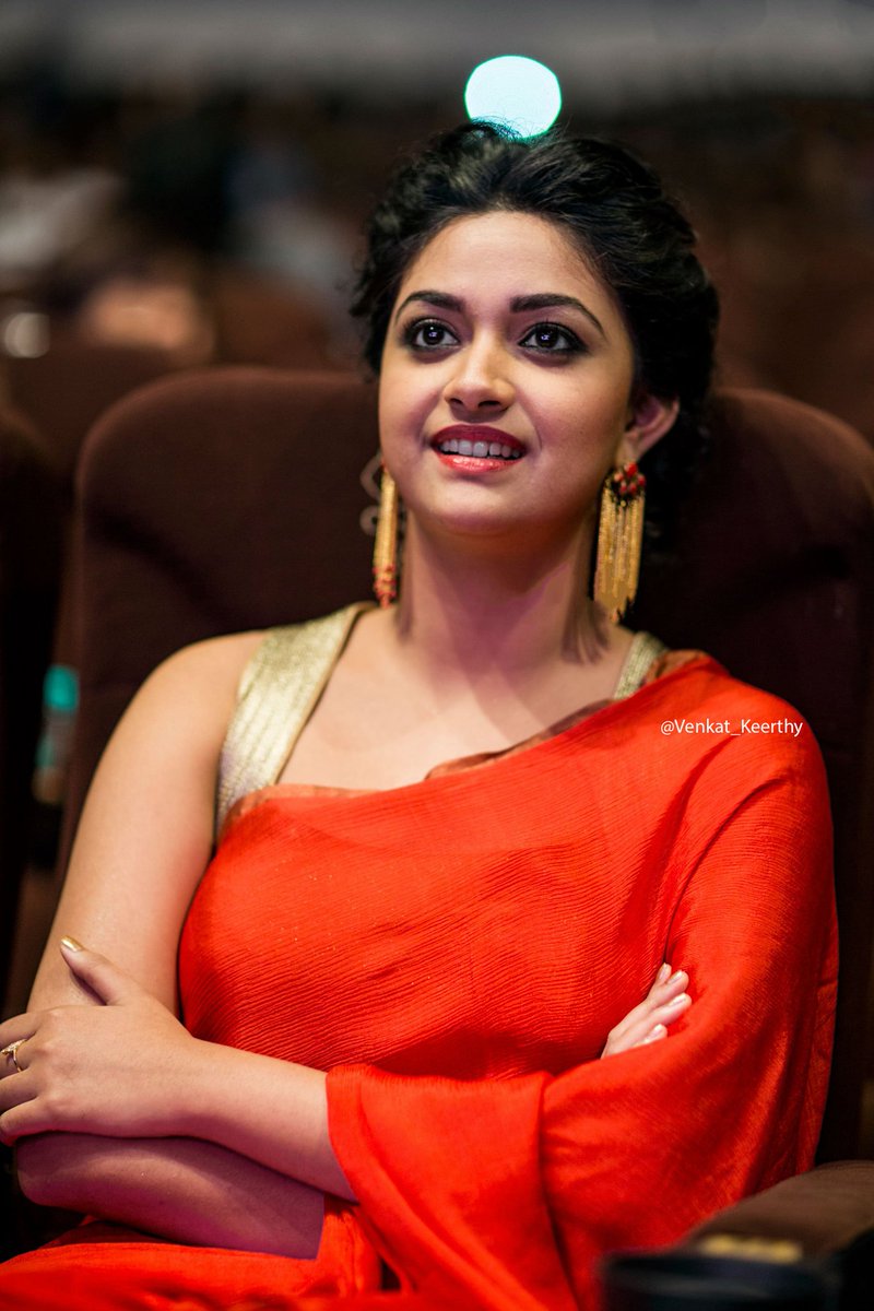 DazzlingKeerthy's tweet photo. KeerthyOfficial #KeerthyBDayGalaIn100D 🔥 
#KeerthySuresh ❤️ https://t.co/4EgVbs2pef