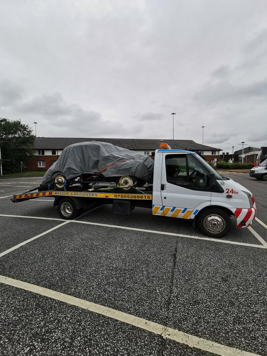 Aspect Recovery - a 51 year old Morris Minor heading north.