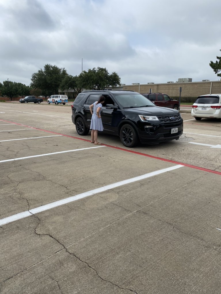 Had an amazing morning passing out books to students at Rochell elementary #rockwallreads #kareburt20 #weareaphe #rockwalllibraryrocks #rockwallreads