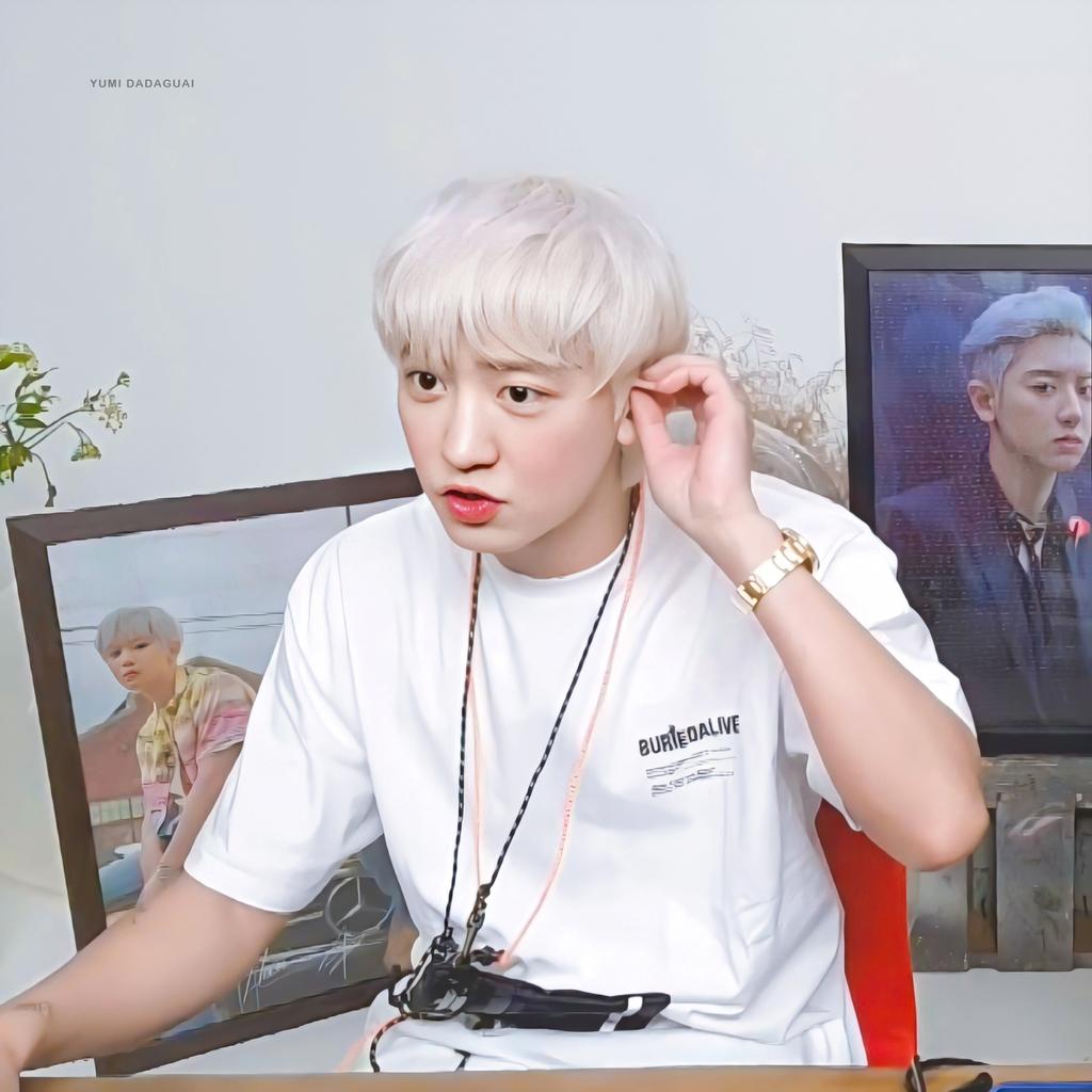 DO_LOOK_'s tweet photo. Allahın yodası bu sefer de beyaz saçlı olmuş. Canımıza kastı var bunun @weareoneEXO
#EXO_SC #EXOSCGamePlay https://t.co/dTe9aMnugJ