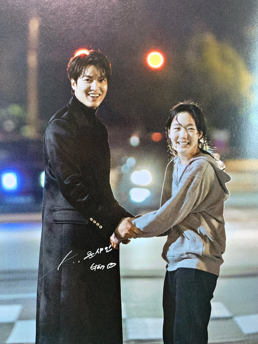 router1992's tweet photo. Hold her and make her feel safe and loved.🖤 https://t.co/o3lYU6LmNO