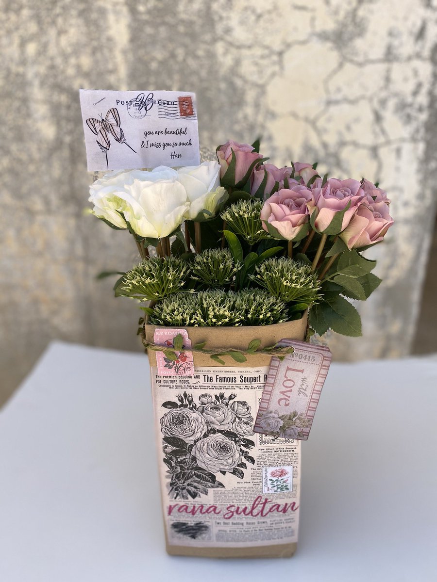 shelovesflower2's tweet photo. @Ayar2030 مشروعنا فازات ورد صناعي نكتب عليها اساميكم وتبقى ذكرى طول العمر 💕 https://t.co/fNKrkld5DO