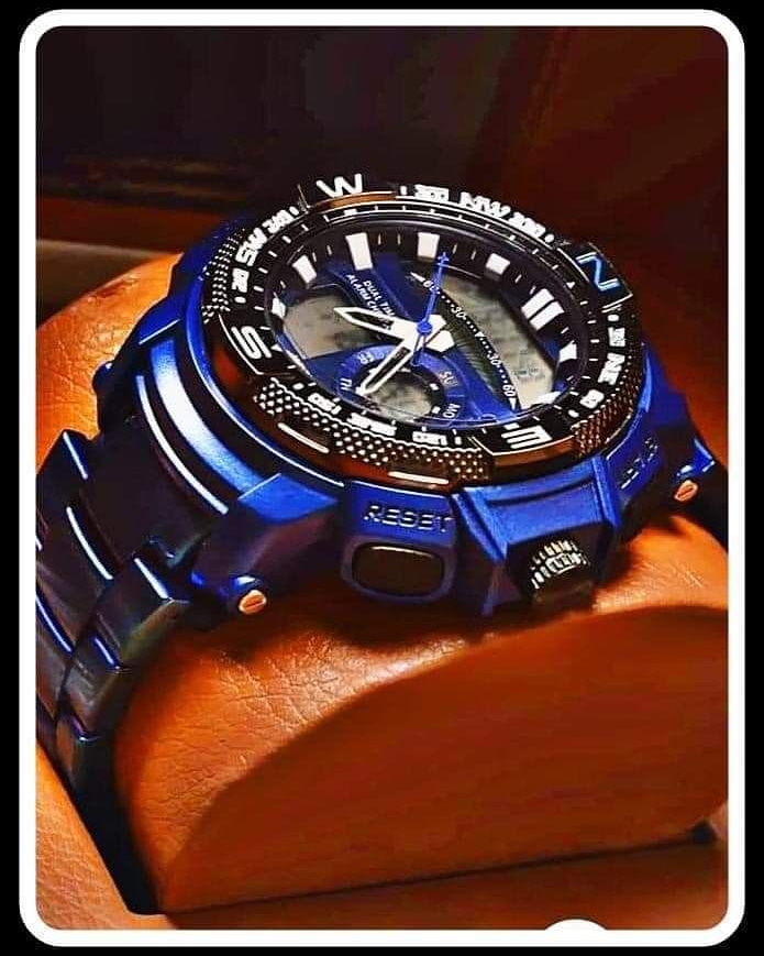 الساعه الكاسيو اللون الازرق التحفه دي 🔥 1-ضد المياه 2-  فيها منبه 3 - ستوب واتش 🔥و سعرها تحفههه 🔥