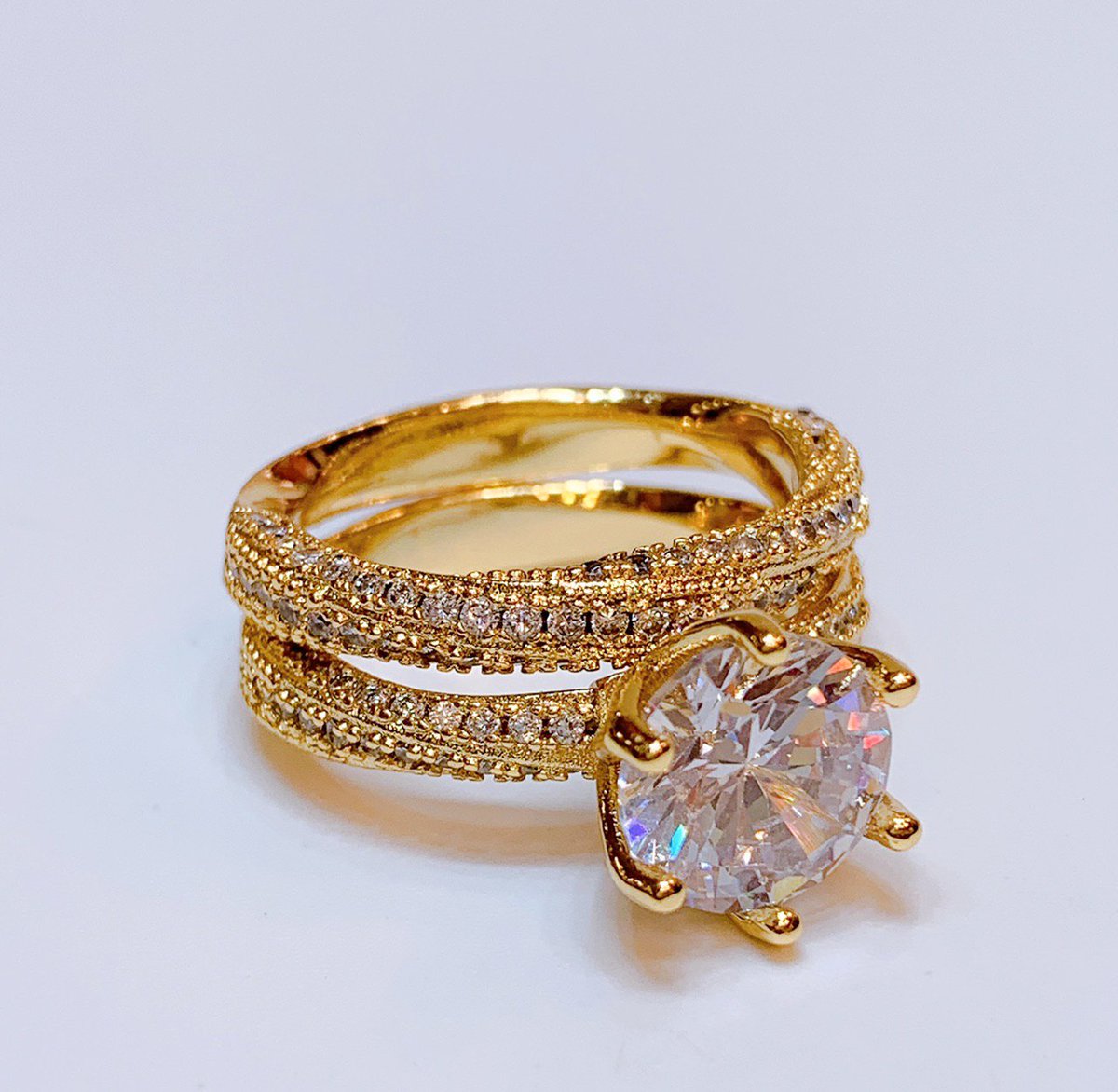 diamond_storee's tweet photo. Twins ( silver , gold ) 🔥✨
و في اشكاال تانيه كتير 🔥✨ https://t.co/AIHEWClZ1u