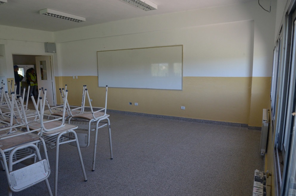 Desde el lunes 13, las escuelas de gestión privada podrán realizar atención administrativa de lunes a viernes, durante el horario comercial. 🗂 Deberán cumplir el protocolo de bioseguridad para actividades de entidades civiles y deportivas. Más info 👉 bit.ly/AdminEscuelas