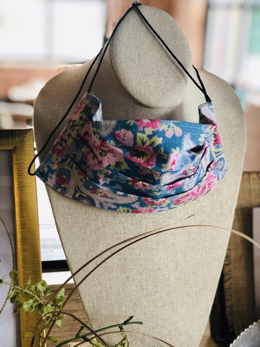 Community Matters Cafe (near <a href="/Panthers/">Carolina Panthers</a> stadium) is selling masks. Profits go to @Fashion2Empower. They’re made by female refugees living in Charlotte. Buy one and it helps those women, and their families. Win-win.