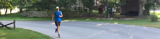 Motivation is important for all runners, particularly for beginners who have not yet had a chance to recognize the positive values of running, which are not always easy to measure. Before you take your first steps, establish a goal. Do not give up until you reach that goal.