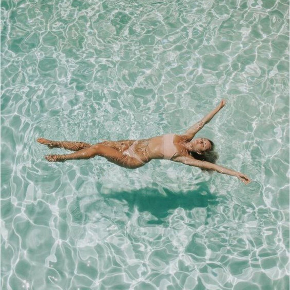 On aime tellement l’été, le soleil, la mer, les copines... 🍸🔆 et quand Lemon Curve lance ses journées privilèges jusqu’à -50%, je ne sais pas quoi dire de plus pour être comblée 😍

Tout se passe juste ici 👉 lemoncurve.com ❣️