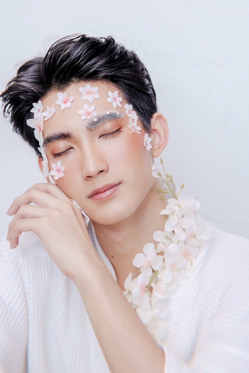 firstfh5's tweet photo. ซากุระ🌸🌸 #firstfunny https://t.co/3bb3jCL1D4