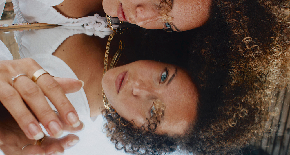 List Pick: Streatham-based Italian songstress @stellatalpo uses her sultry, yet soulful vocal style to shine through the moody production of her new single 'Shark'.
themostradicalist.com/article/list-p…