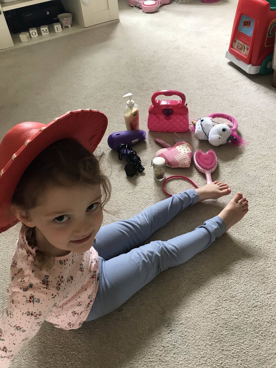 DSADance's tweet photo. @r_mrsj we are still on catch up, getting through the jobs ✍️ letter H hunt, worksheet and horse 🐴 hat 🌈 https://t.co/1h2ahkn6fG