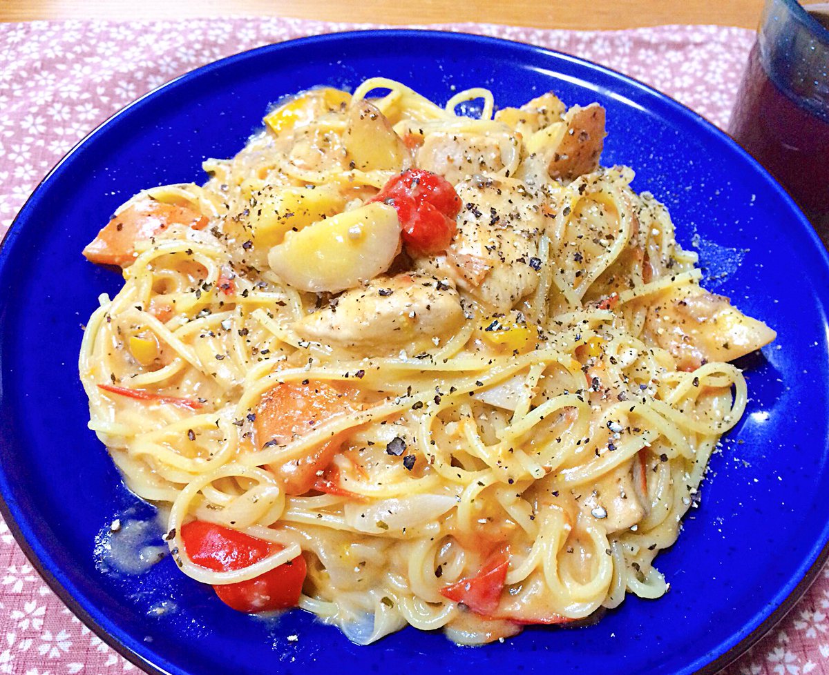 Okn Liv A Twitter トマトクリームパスタ ガーリックオイルでざく切りトマトを一気に増えて炒めたところに昨日のシチューの残りを合わせて粉チーズを入れたら出来上がり にんにくの風味とトマトの酸味旨味で美味しかった Okn Liv A Twitter トマトクリームパスタ ガーリックオイルでざく切りトマトを一気に増えて炒めたところに昨日のシチューの残りを合わせて粉チーズを入れたら出来上がり にんにくの風味とトマトの酸味旨味で美味しかった