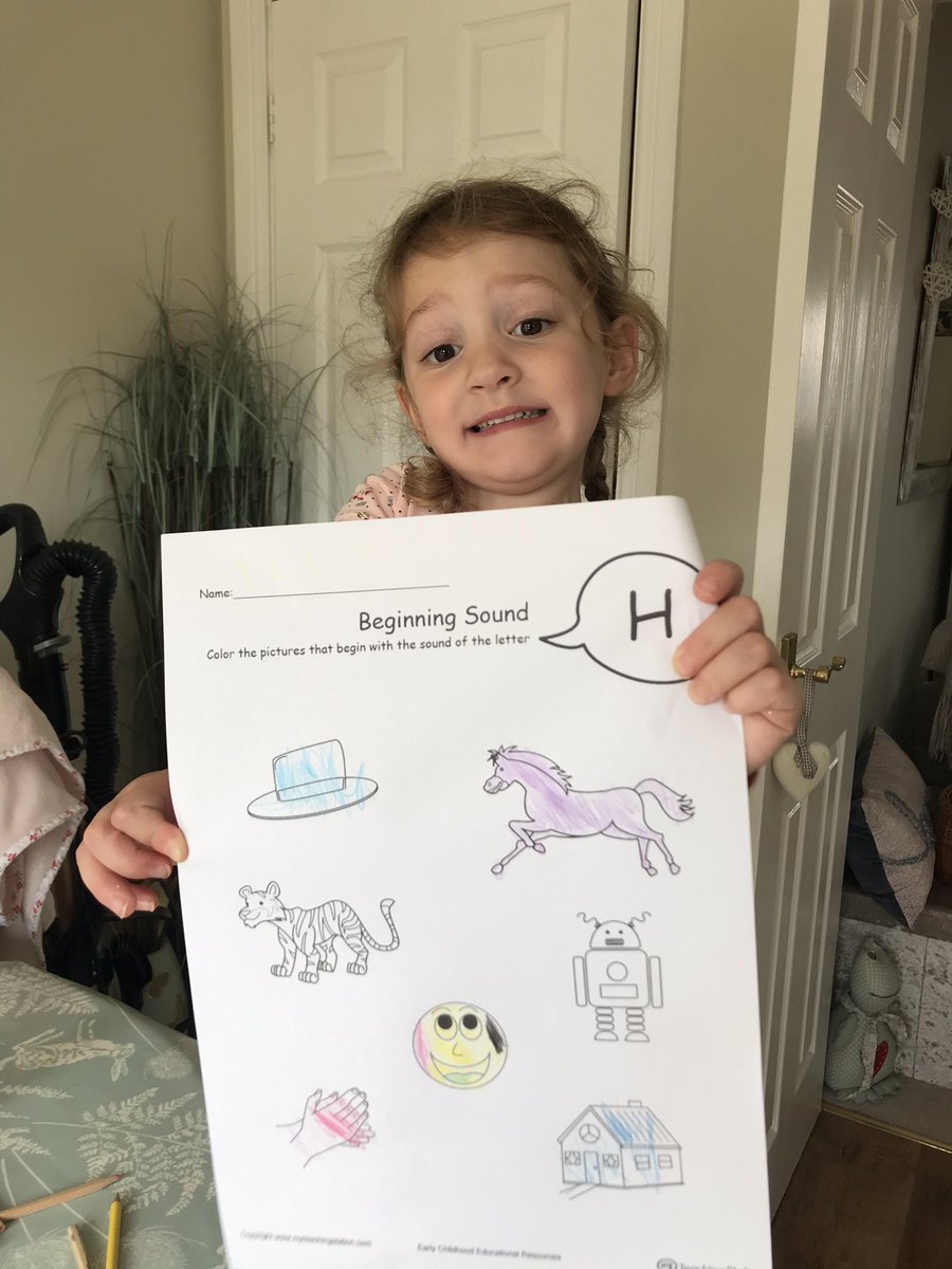 DSADance's tweet photo. @r_mrsj we are still on catch up, getting through the jobs ✍️ letter H hunt, worksheet and horse 🐴 hat 🌈 https://t.co/1h2ahkn6fG