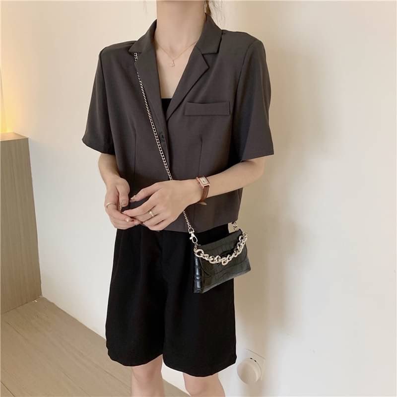 noboclo_twt's tweet image. #P55 ꒰ Pre-order ꒱ 
blazer crop 🛸

price 390.-
— size อก 39 ยาว 18
color charcoal / white / black 
#poemsinstock