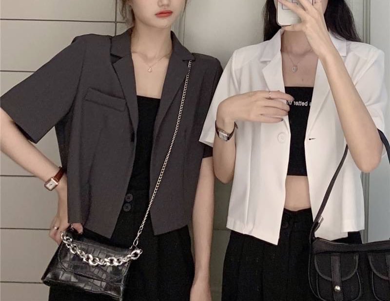 noboclo_twt's tweet image. #P55 ꒰ Pre-order ꒱ 
blazer crop 🛸

price 390.-
— size อก 39 ยาว 18
color charcoal / white / black 
#poemsinstock
