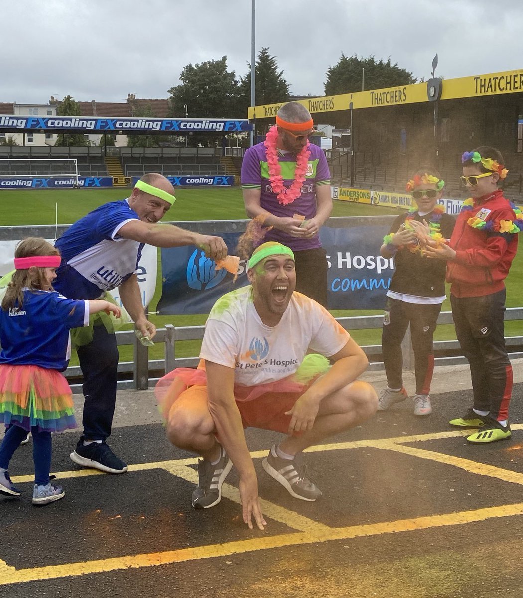 Fans from <a href="/BristolCity/">Bristol City FC</a> &amp; <a href="/Official_BRFC/">Bristol Rovers</a> got together today as a #Bristol United in our bid to help the incredible @stpetershospice Cancer doesn’t discriminate and neither should we. Please get involved in madmess.co.uk and help these heroes! #StrongerTogether