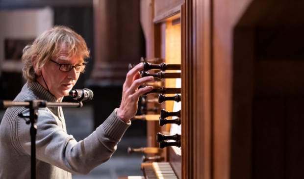 depeperbus's tweet photo. Toon Hagen speelt Canto Ostinato en Bach op Leeuwenbergorgel  - https://t.co/TA9nlphOtS https://t.co/bModbfv3jm