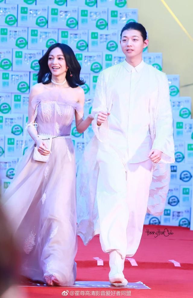 dokidokimaru23's tweet photo. Angela Zhang and Henry Huo 
[Singer2018, 20Apr]

#張韶涵 #霍尊 #Singer2018 #ZhangShaohan #HuoZun
#angelachang #henryhuo #angelazhang https://t.co/FQ7m8pftlh