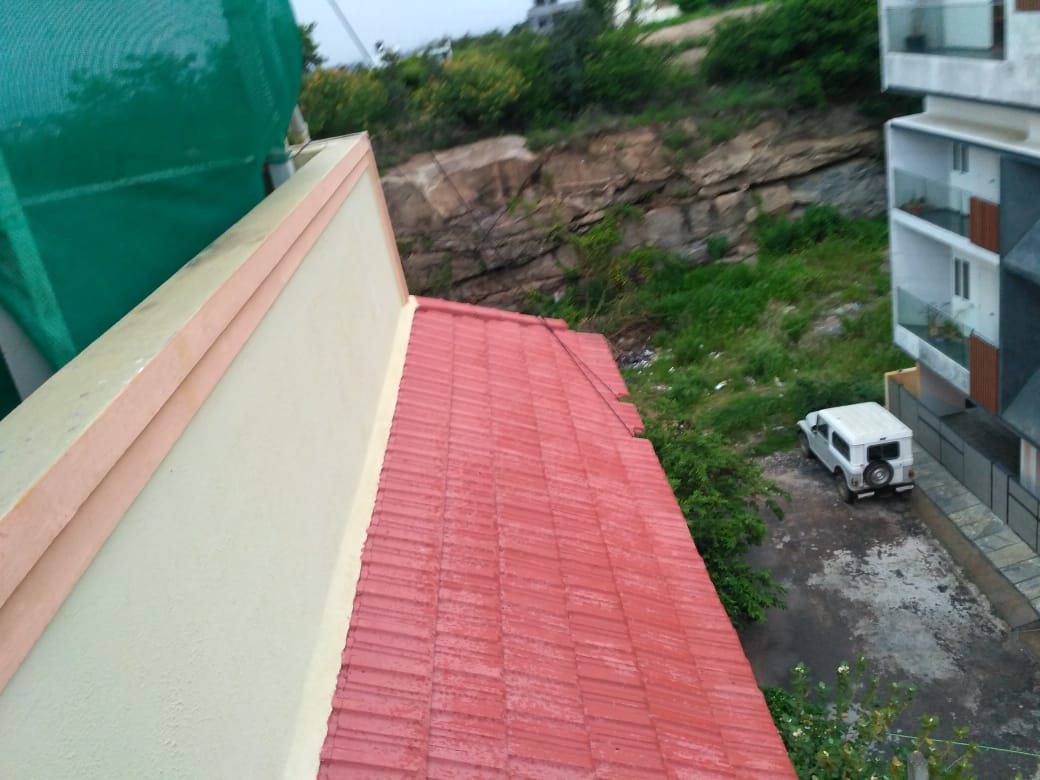 GuruTabla's tweet photo. We (5 residents ) booked Airtel Broadband on June 5th. There was wiring done,  today but there was no instrument and connection done. There are 10 wires on top of the apartment and have broken the tiles of the apartment. Kindly give us the connections as soon as possible. https://t.co/hNpVQ6BBSH