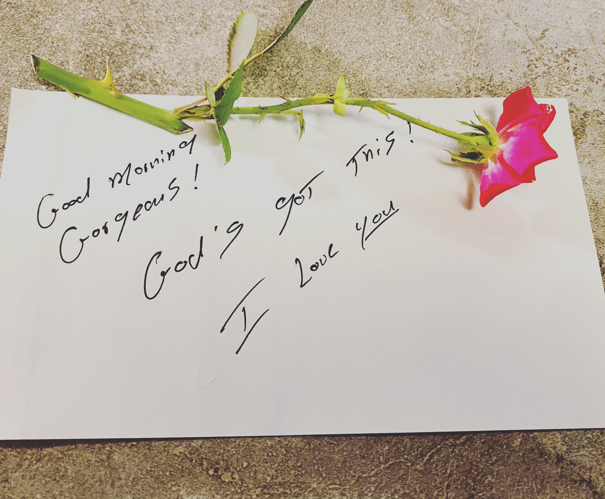 amber_hank's tweet photo. This man... 🥰🥰🥰
#swoon #CoupleGoals https://t.co/JgTFjns0QT