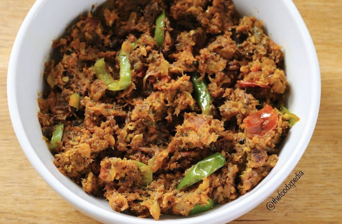 foodxpedia's tweet photo. Sardine Bhaja (Curried Sardines) 🐟 very simple to execute, so tasty... and somewhat addictive! it’s my go to when I’ve had a busy day, don’t really fancy cooking but still want something delicious to eat... sardine bhaja is the one, perfect with rice! 😄 https://t.co/2jBeduan9O