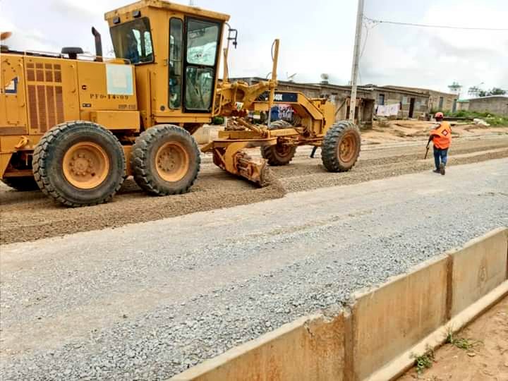 Badciss's tweet photo. #PRICI, Abobo.
Programme de réhabilitation de voiries urbaines, d'aménagement d'ouvrages d'assainissement, de remise à niveau de l'éclairage public et de réhabilitation d'équipements sociaux
12,8 milliards FCFA
400.000 Bénéficiaires directs https://t.co/txNoiPreZt