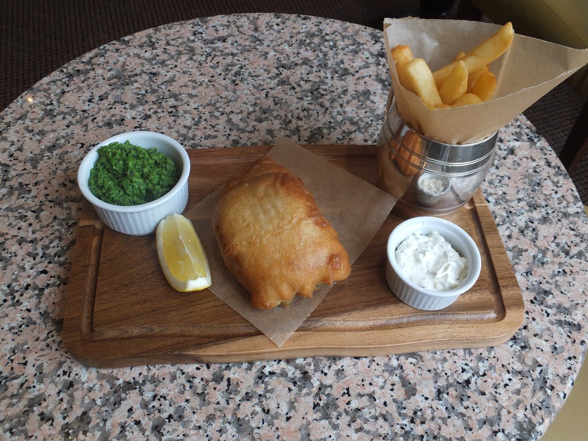 ChristopherEton's tweet photo. Here at The Christopher Hotel, we cook freshly prepared meals, ready for you to collect from our restaurant. From Wednesday to Sunday you can order by calling us on 01753 852359
The full menu and the collection details can all be found on our website here: https://t.co/9AhqSxlEaE https://t.co/EfBnTBYftV