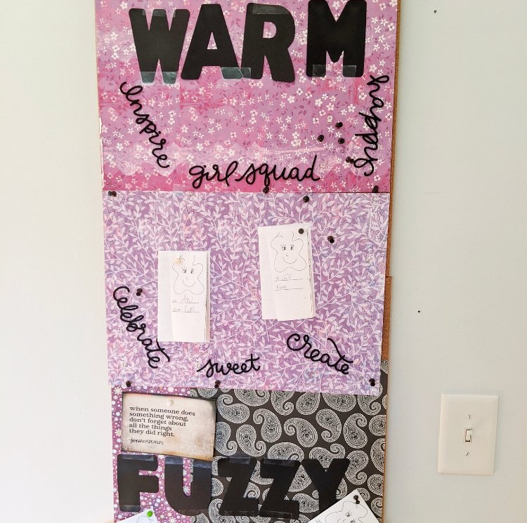 reststopmin's tweet photo. She combined her natural creativity with her love of encouragement, and made the Warm Fuzzy board! As she leaves notes of joy + gratitude for her sisters + staff, she is actively fighting for her recovery.
#SeeHer #HopeSees #SupportSurvivors #EndSexTrafficking https://t.co/ZxoqA3bsky