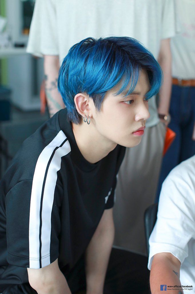 yeonmullet's tweet photo. somebody help if u could only pick one, which one will u choose? https://t.co/5a85hRYoID