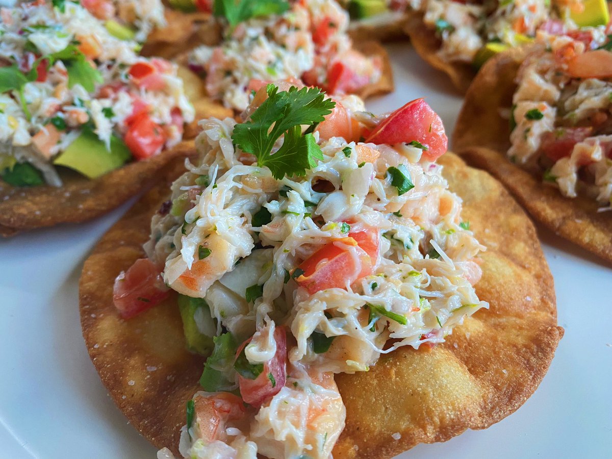 CookWithAmber's tweet image. My family loves trying out new recipes, and last night my mom tested out a recipe for these gorgeous shrimp and crab tostadas! They tasted as good as they look!😍 What has been your favorite “recipe find” recently?