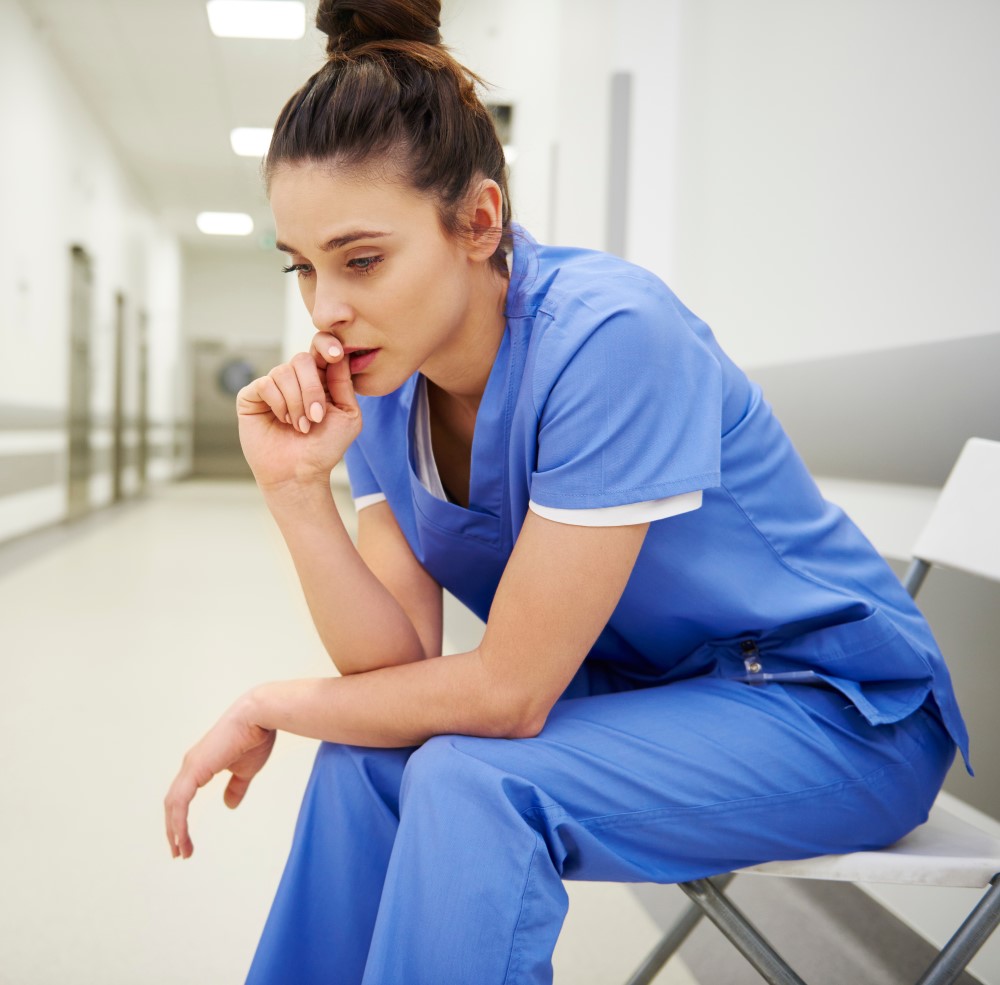 .#Midwives &amp; #maternity staff can experience trauma in the workplace. This brief training video aims to reduce the development of post traumatic stress disorder for staff during the pandemic. Access here: bit.ly/2BhI8NX #wellnesswednesday