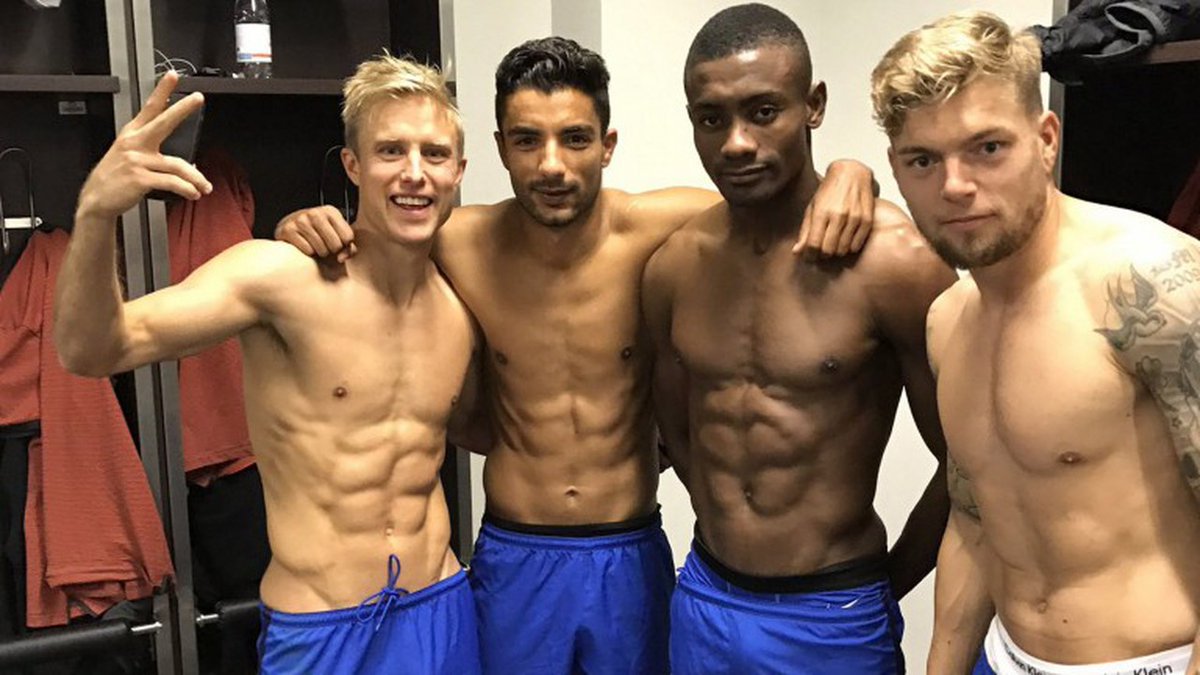 sexysoccer6's tweet photo. Team pictures are the best. 
To many hot guys....

#football #soccer #ShirtlessTwitter #shirtless #boybody https://t.co/FbRlSS8bGp