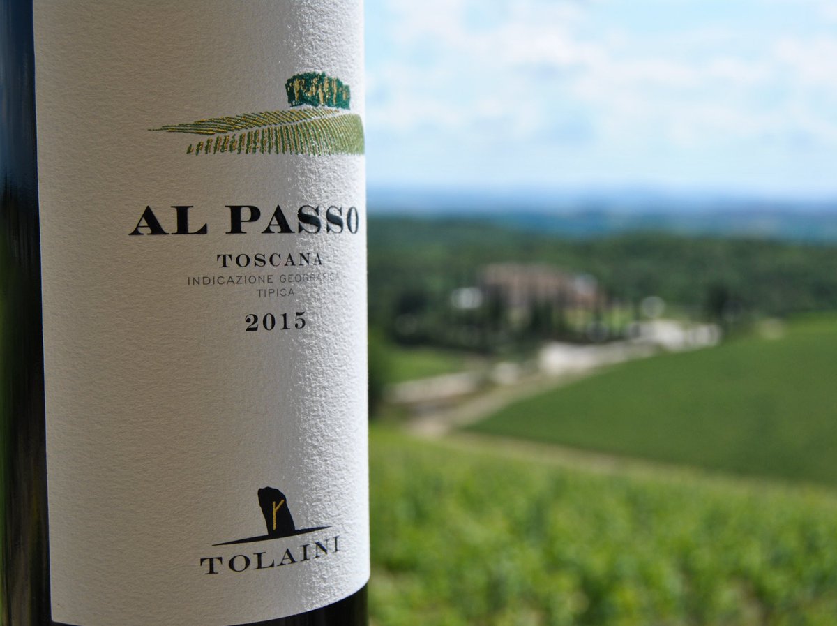 Al Passo, un vino con una bevibilità unica. Composto da:  Sangiovese che gli dona acidità e tannino, Merlot che conferisce frutto e morbidezza, ed infine il  Cabernet Sauvignon che da struttura; riesce sempre ad accontentare qualsiasi palato.🍷
#Tolaini #tolainiwines
