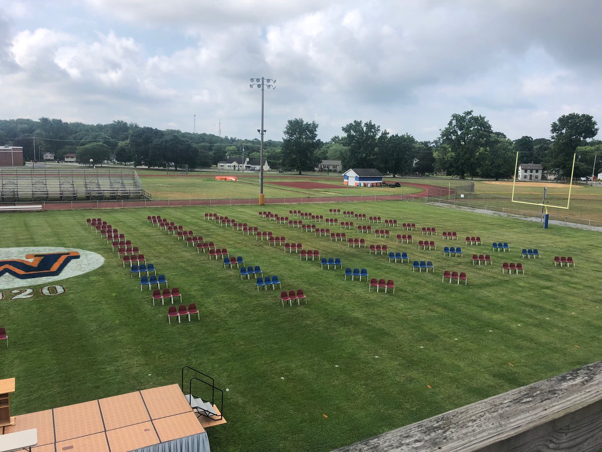 MSN0W3's tweet photo. Hey @kevin_tansey @DougLarsonGCS @GeoPtIV do you wanna play a game and guess how much dead turf I’ll have tomorrow? #2020Graduatuon https://t.co/vaoFK0Ho2Q