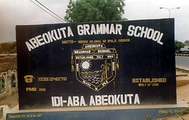 _samuelolaniran's tweet photo. 112th today...
Abeograms my guy
✌🏽😉

@mikedewol 
@AdegbolaMichae6 
@SimiLiyele 
@Omotayojabulany https://t.co/YGz7wa8h3l