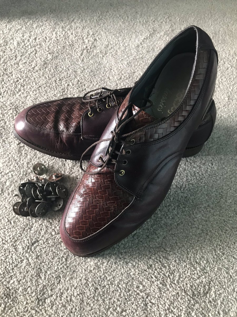 falmouthmark's tweet photo. Got these @FootJoy classics when I worked as an Assistant professional mid to late 90s just replacing the original metal spikes. Still going strong!! https://t.co/ZT9Fvf7xrH