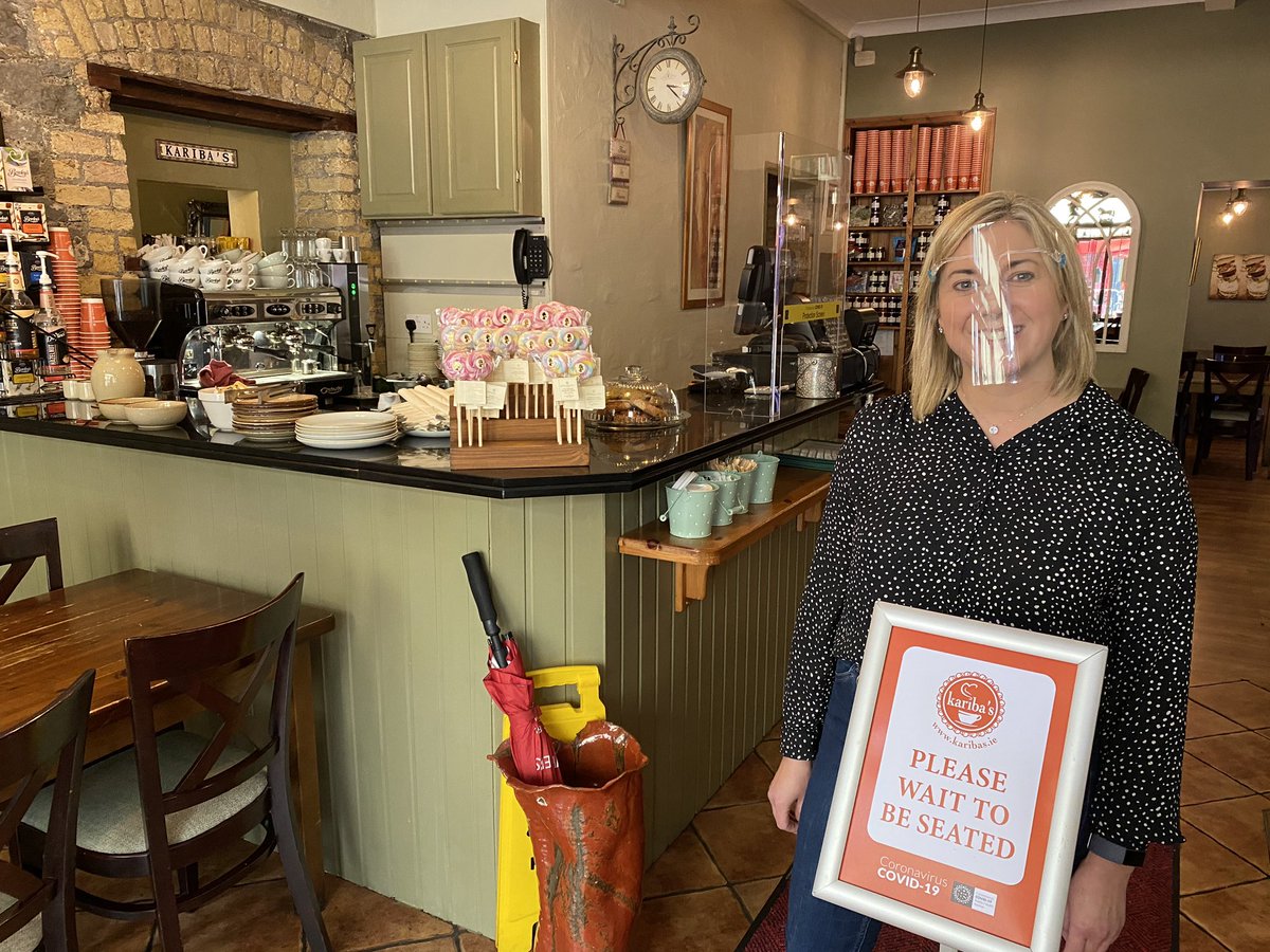 HenryMcKean's tweet photo. “Shopping local is so important to us in Ballinasloe.” #ChampionGreen @BallinasloeLife @IvanYatesNT @NewstalkFM @GalwayChamber from 4pm https://t.co/fwEr2yBGIr