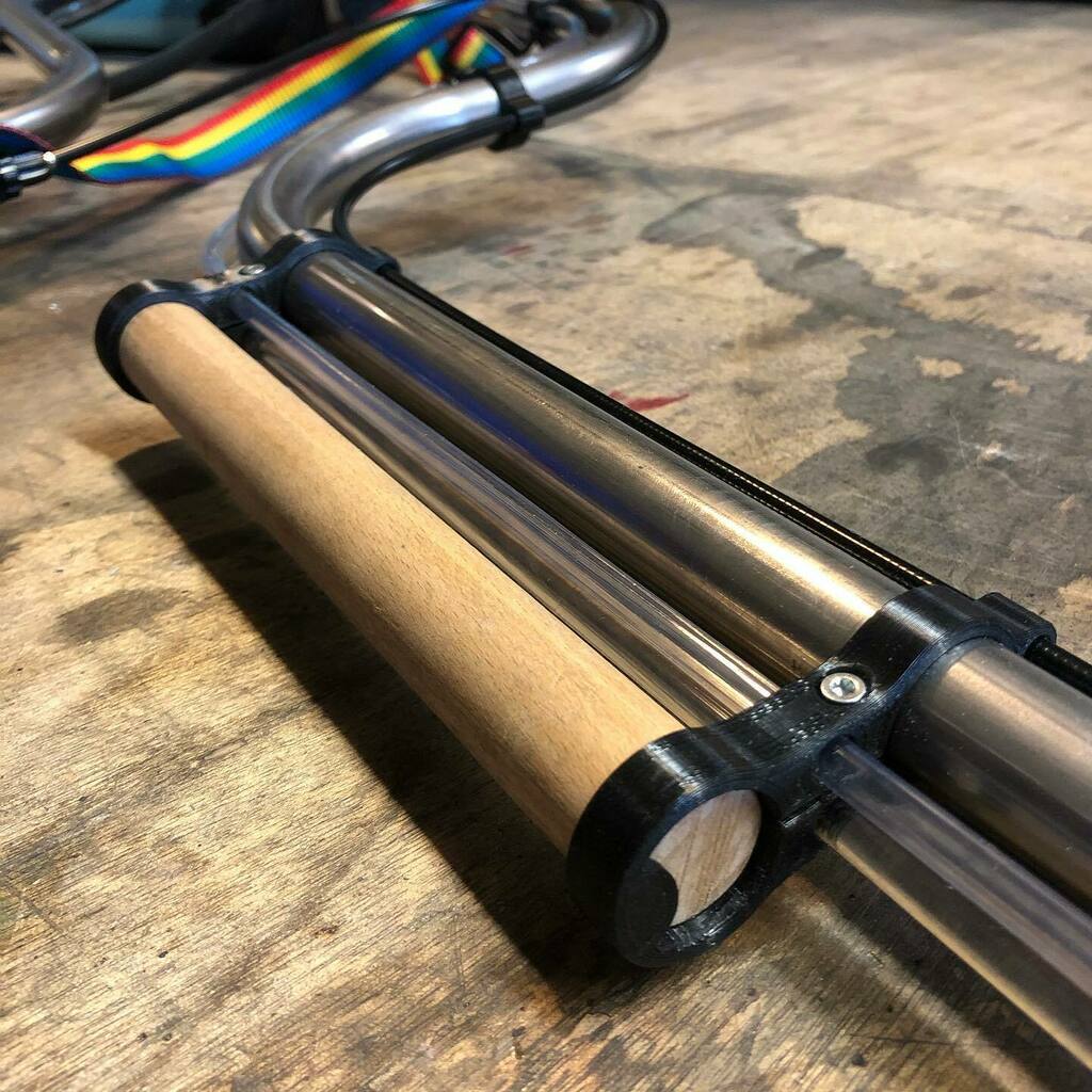 What’s he BUILding in there?
❓🔨➰
#whatshebuildinginthere #metalworks #rainbow🌈 #strap #straps #tubes #whatsinthem? #cable #workshopwednesday #3dprintedparts #makemakemake #bend #bent #bmxbendits #bikelike #brake #brakes #makemonday #broomstick #cropp… instagr.am/p/CCYgeLXlasK/