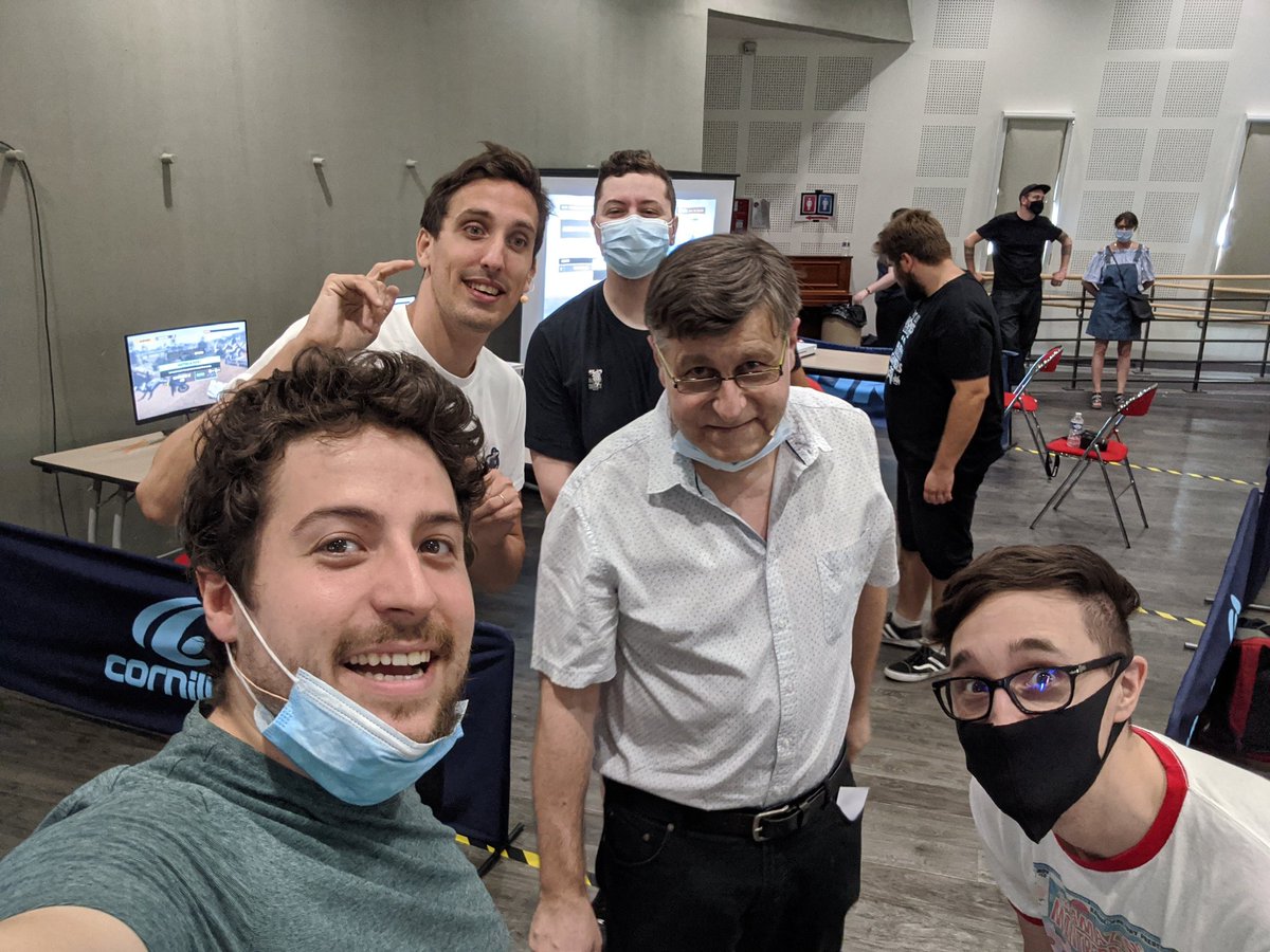 LuttiLutti_'s tweet photo. Le Live #equalschallenge commence dans 10min https://t.co/geLUOYUfTD viendez ça va être bien @equals_asso https://t.co/BA6h75fQW4