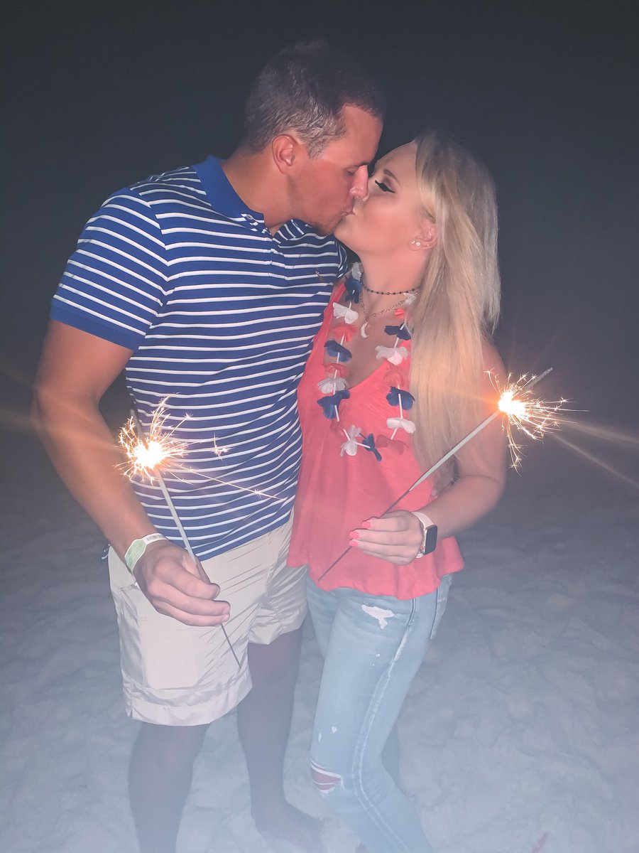 tannerfoster5's tweet photo. Blessed w this babe😍 https://t.co/aMpb8YbpGz